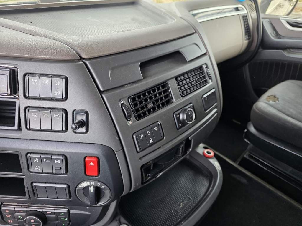 Fahrzeugabbildung DAF XF 450 LL SSC, Standklima, Feuerlöschkästen