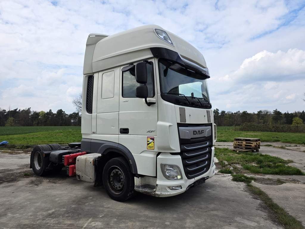 Fahrzeugabbildung DAF XF 450 LL SSC, Standklima, Feuerlöschkästen