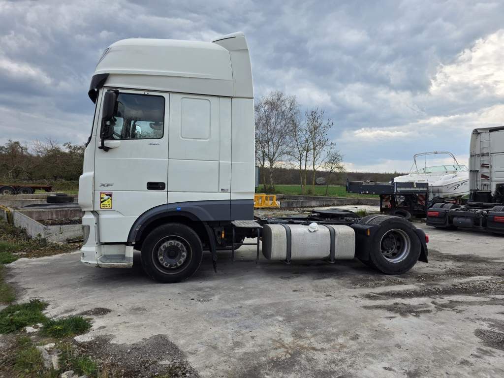 Fahrzeugabbildung DAF XF 450 LL SSC, Standklima, Feuerlöschkästen