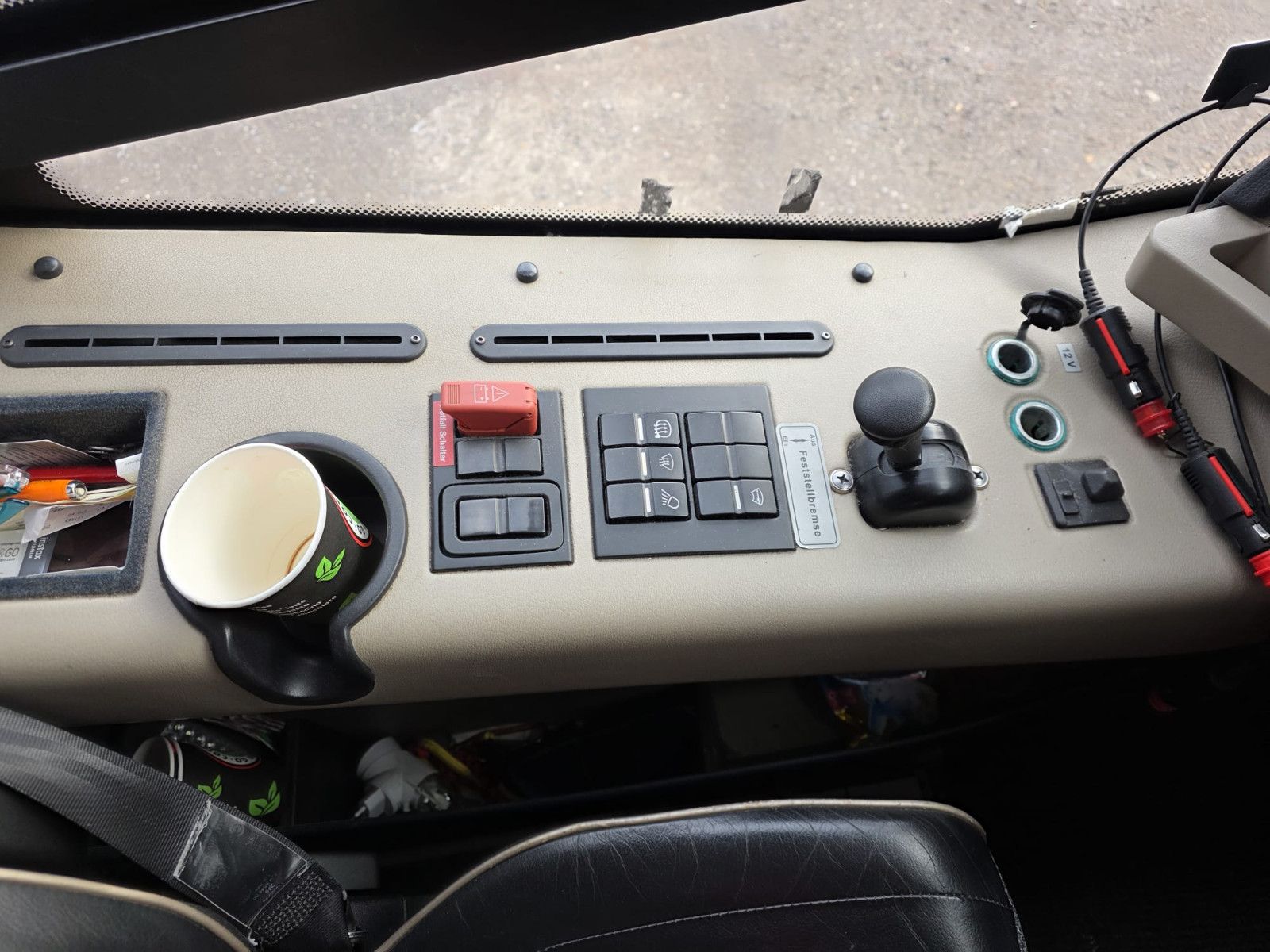 Fahrzeugabbildung Neoplan Skyliner,81+1+1,Hochdruckkühler neu  ZF Intarder