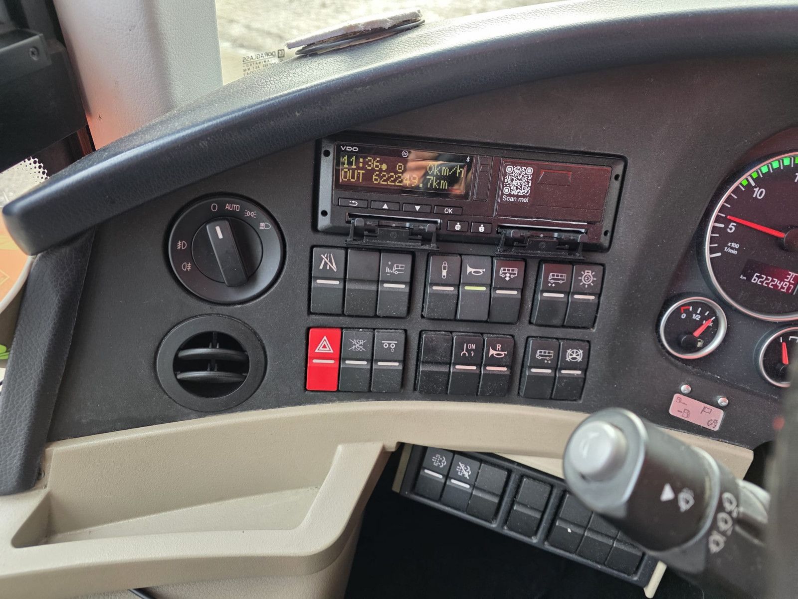 Fahrzeugabbildung Neoplan Skyliner,81+1+1,Hochdruckkühler neu  ZF Intarder