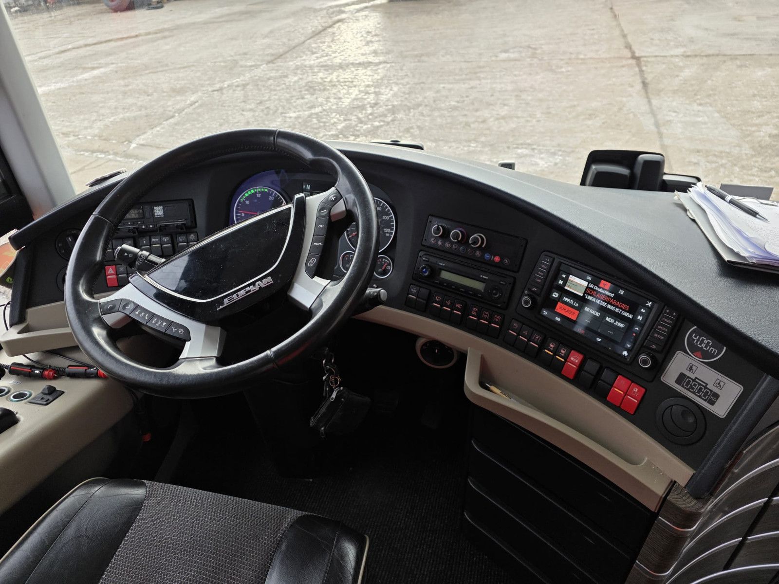 Fahrzeugabbildung Neoplan Skyliner,81+1+1,Hochdruckkühler neu  ZF Intarder