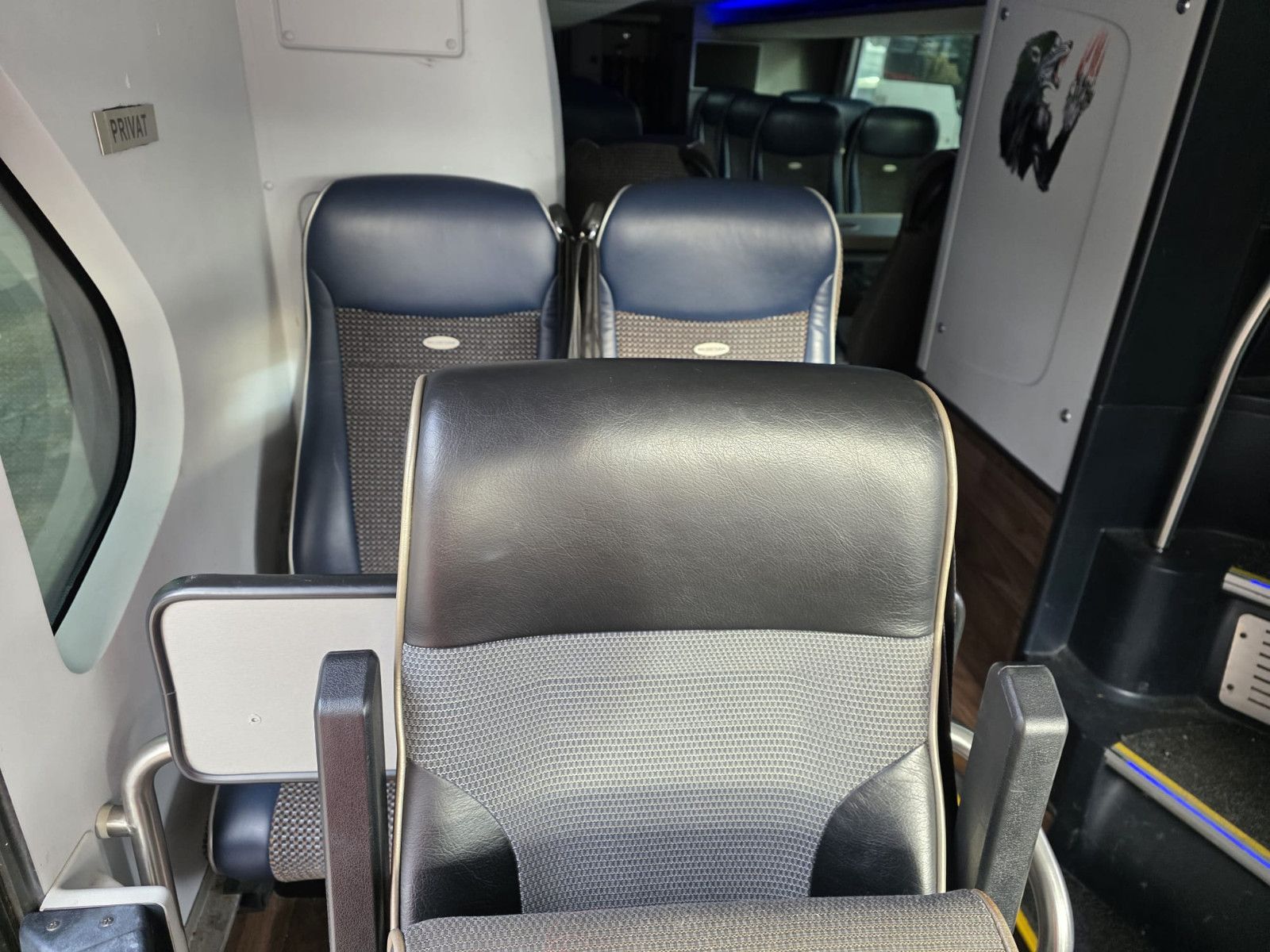 Fahrzeugabbildung Neoplan Skyliner,81+1+1,Hochdruckkühler neu  ZF Intarder