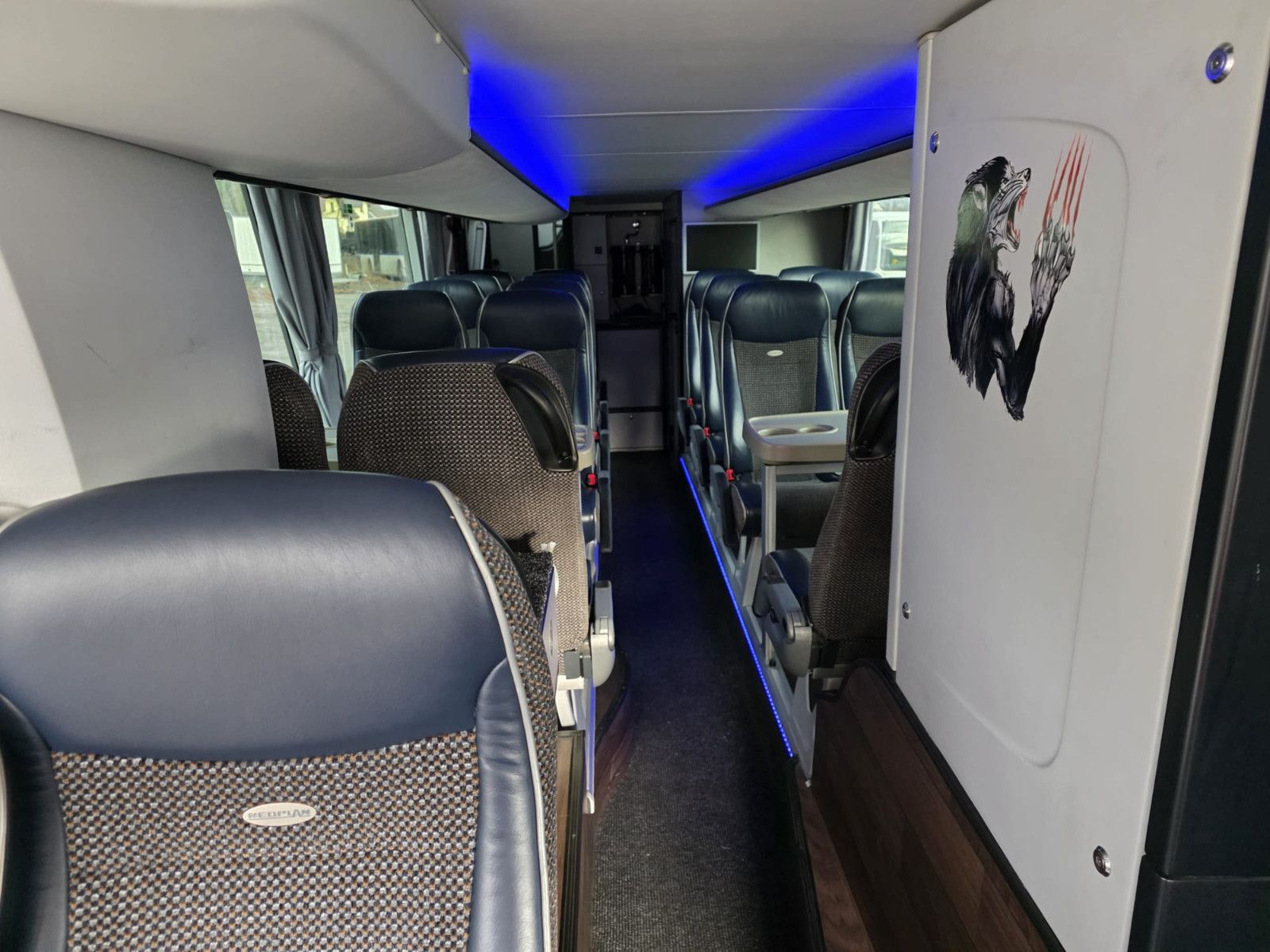 Fahrzeugabbildung Neoplan Skyliner,81+1+1,Hochdruckkühler neu  ZF Intarder