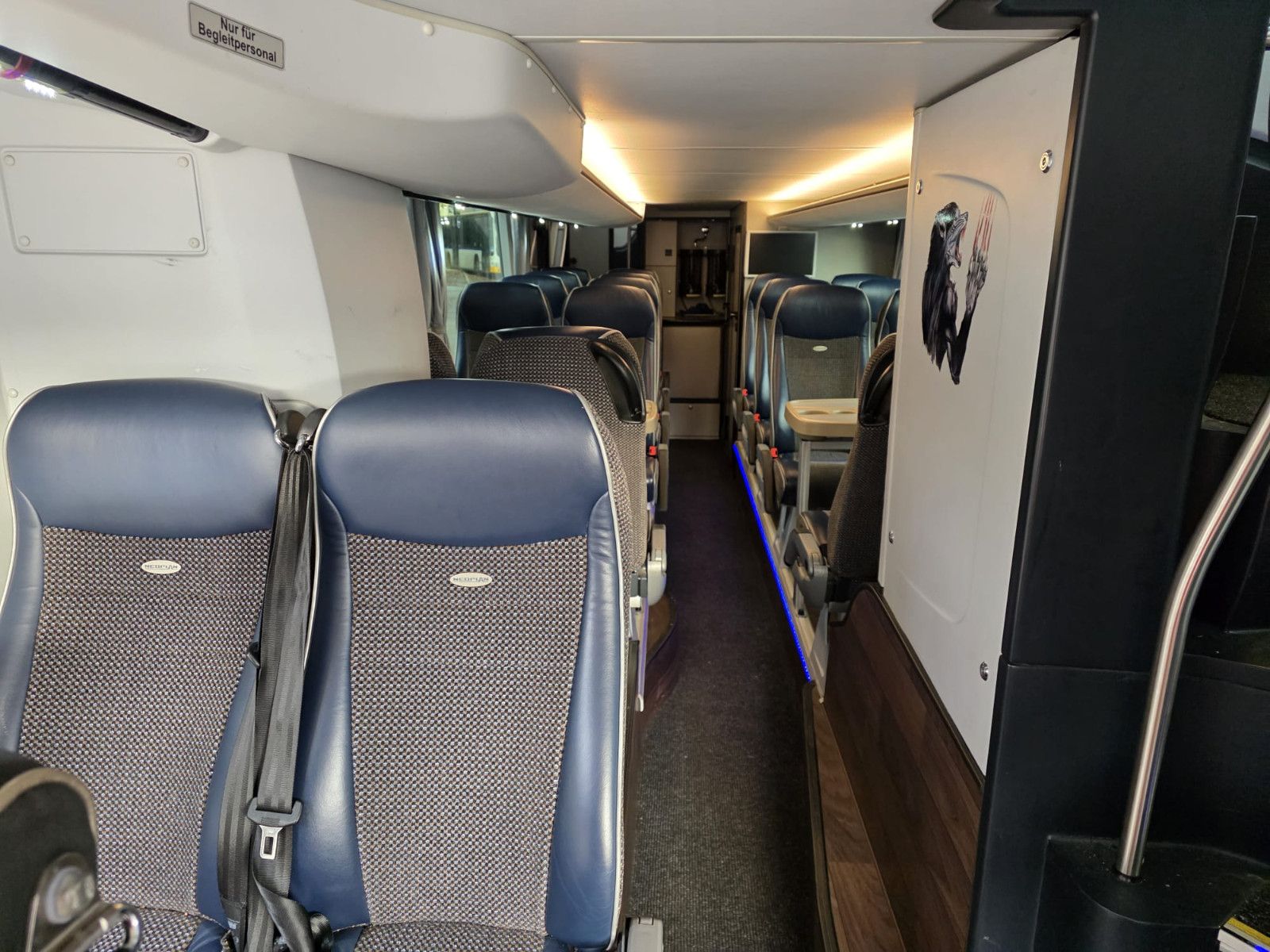 Fahrzeugabbildung Neoplan Skyliner,81+1+1,Hochdruckkühler neu  ZF Intarder