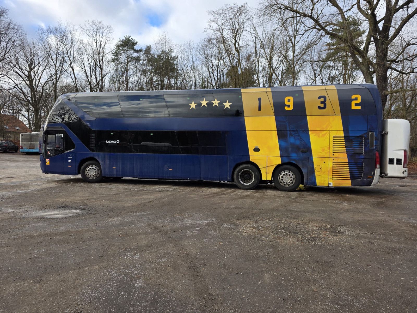 Fahrzeugabbildung Neoplan Skyliner,81+1+1,Hochdruckkühler neu  ZF Intarder