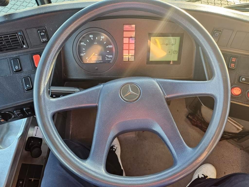 Fahrzeugabbildung Mercedes-Benz O530 Gelenbus, Retarder, Vollklima, 354 PS, EEV