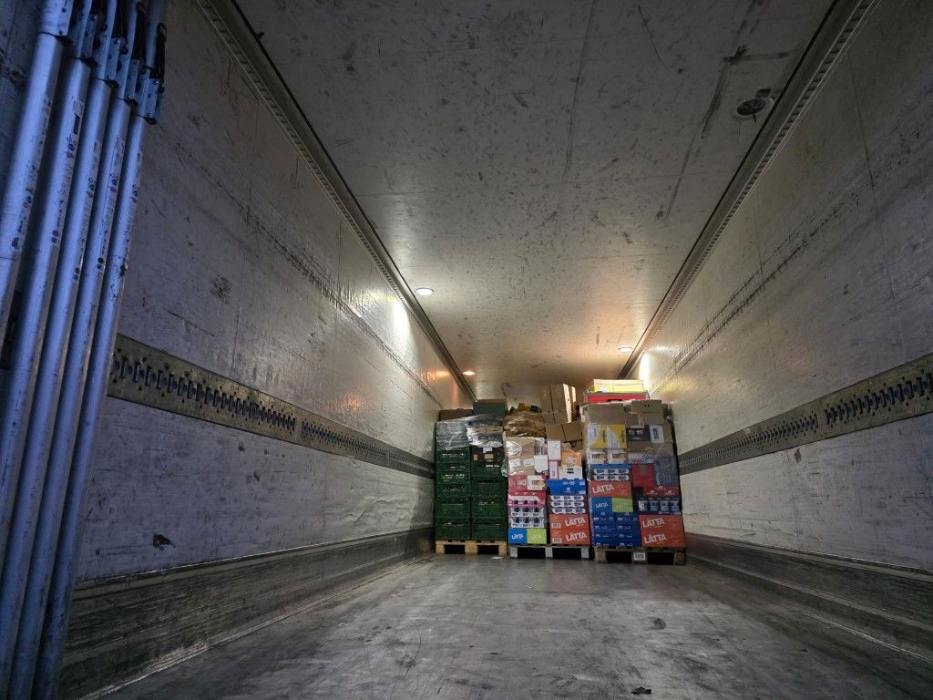 Fahrzeugabbildung Schmitz Cargobull City Tiefkühler, 2. Achs drehbar, 3 to Ladebordw