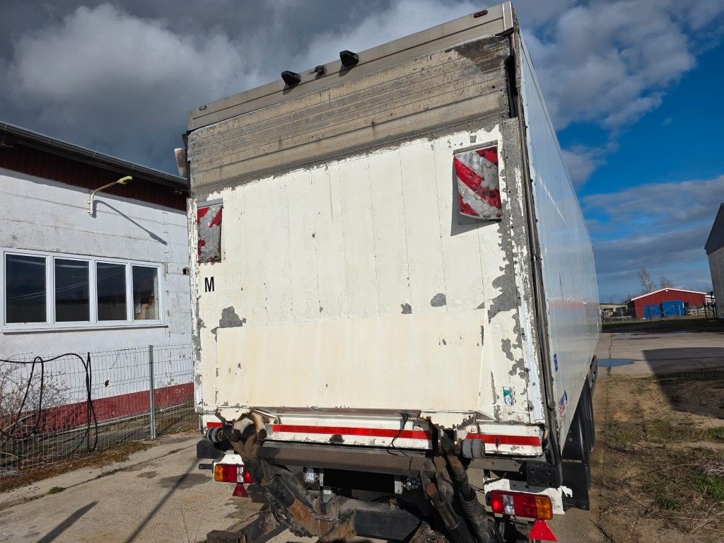 Fahrzeugabbildung Schmitz Cargobull City Tiefkühler, 2. Achs drehbar, 3 to Ladebordw