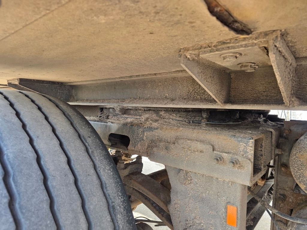 Fahrzeugabbildung Schmitz Cargobull City Tiefkühler, 2. Achs drehbar, 3 to Ladebordw