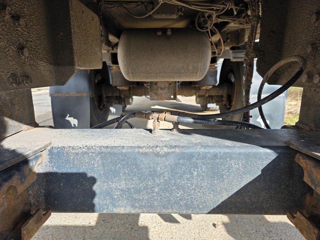 Fahrzeugabbildung Schmitz Cargobull City Tiefkühler, 2. Achs drehbar, 3 to Ladebordw