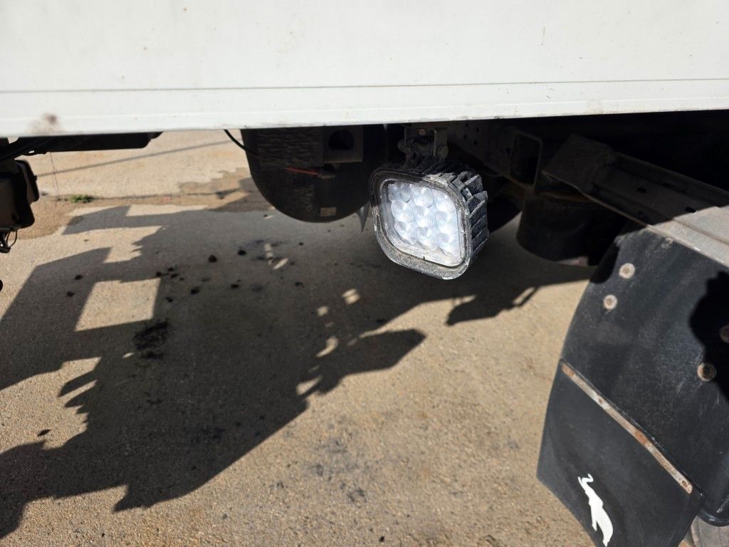 Fahrzeugabbildung Schmitz Cargobull City Tiefkühler, 2. Achs drehbar, 3 to Ladebordw