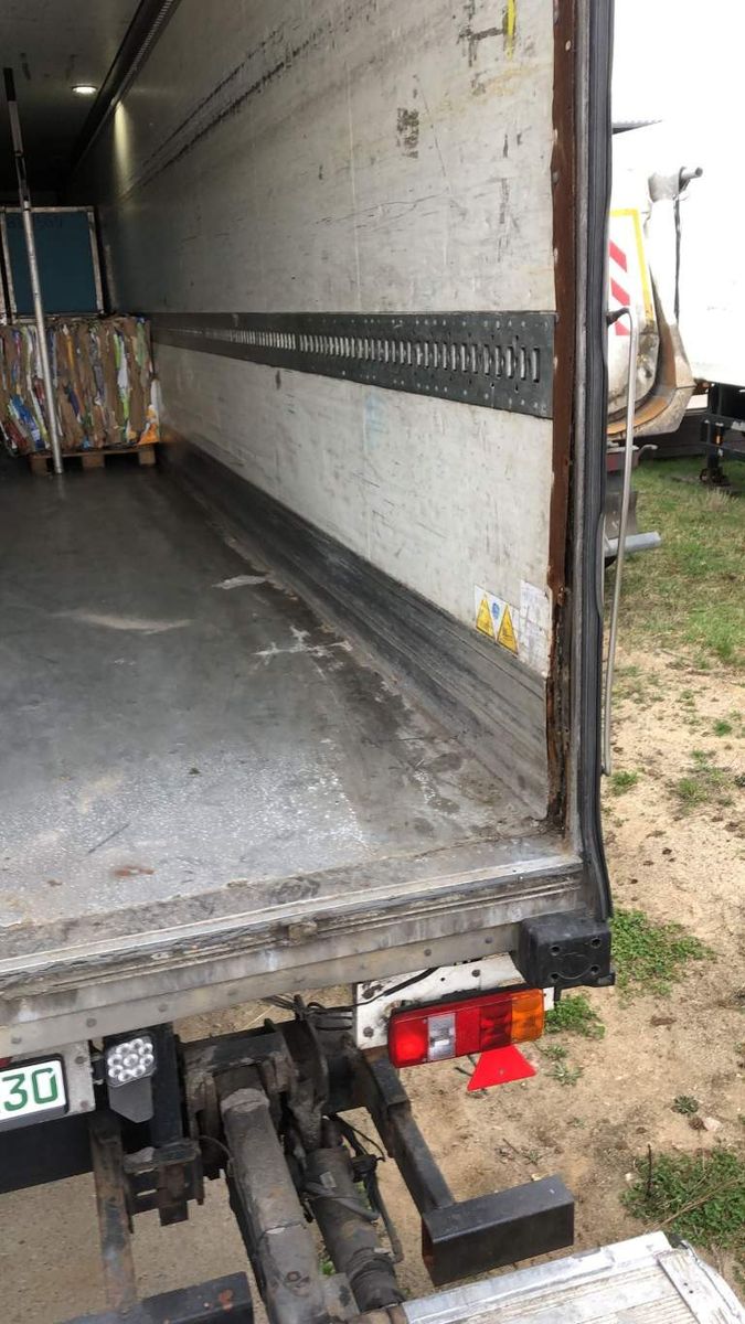 Fahrzeugabbildung Schmitz Cargobull City Tiefkühler, 2. Achs drehbar, 3 to Ladebordw