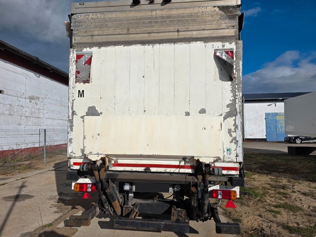 Fahrzeugabbildung Schmitz Cargobull City Tiefkühler, 2. Achs drehbar, 3 to Ladebordw