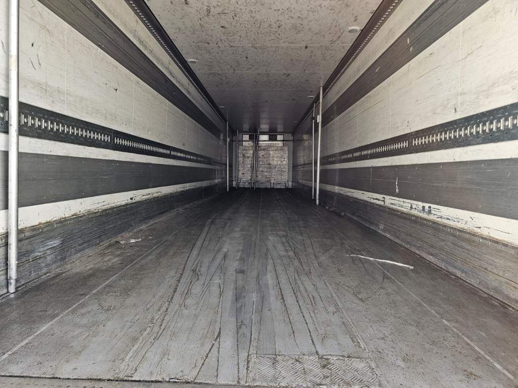 Fahrzeugabbildung Schmitz Cargobull Tiefkühler City, 2. Achse drehbar, Carrier 1550