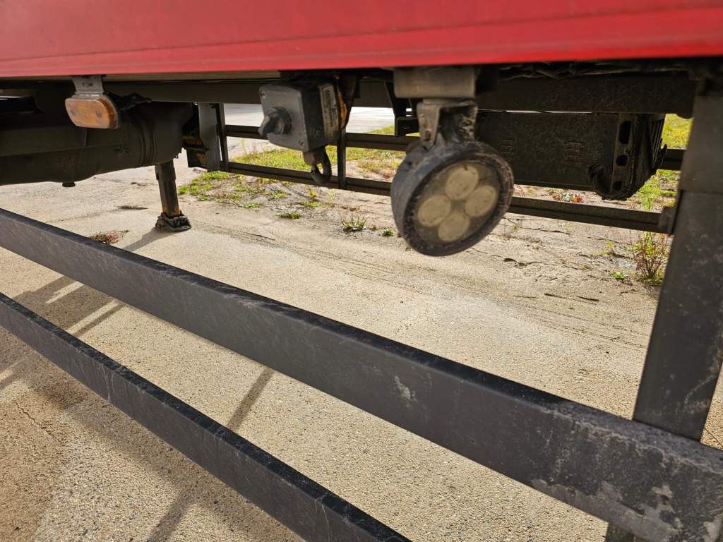 Fahrzeugabbildung Schmitz Cargobull Tiefkühler City, 2. Achse drehbar, Carrier 1550