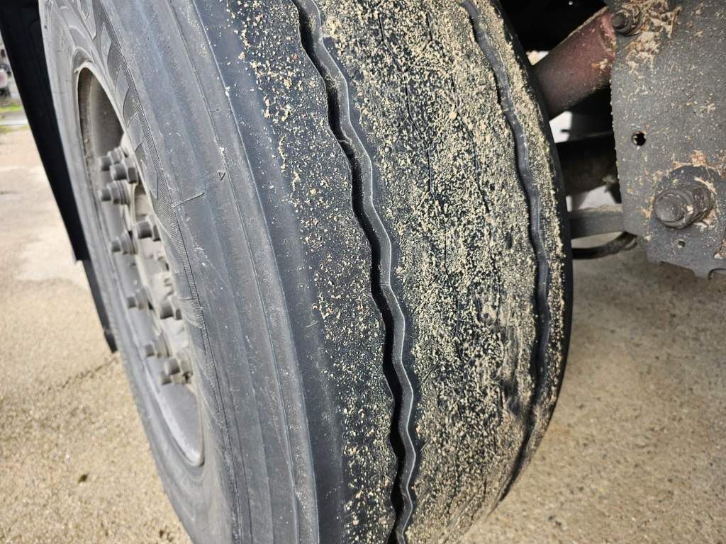 Fahrzeugabbildung Schmitz Cargobull Tiefkühler City, 2. Achse drehbar, Carrier 1550