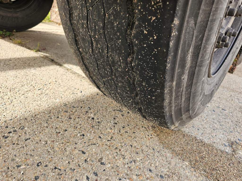 Fahrzeugabbildung Schmitz Cargobull Tiefkühler City, 2. Achse drehbar, Carrier 1550