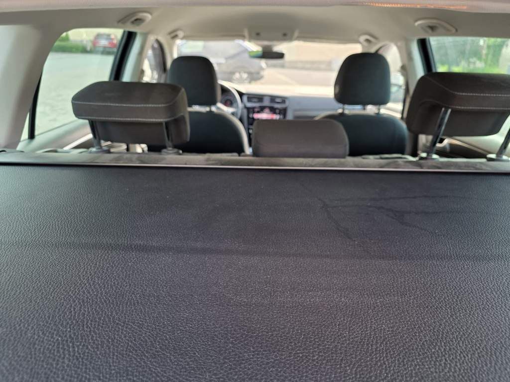 Fahrzeugabbildung Volkswagen Golf 1.6 TDI SCR IQ.DRIVE Variant,Fahrschulwagen