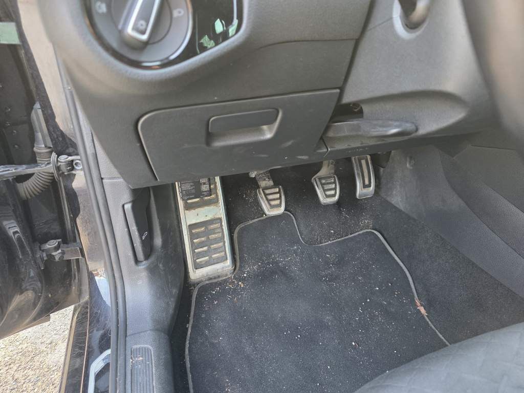 Fahrzeugabbildung Volkswagen Golf 1.6 TDI SCR IQ.DRIVE Variant,Fahrschulwagen