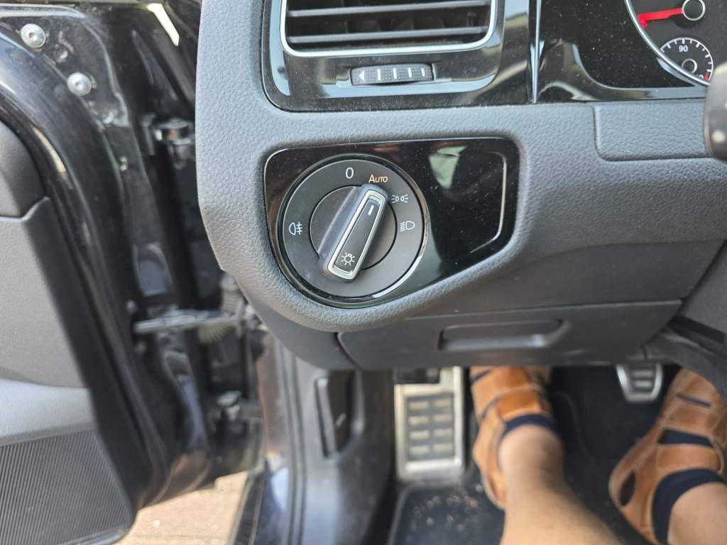 Fahrzeugabbildung Volkswagen Golf 1.6 TDI SCR IQ.DRIVE Variant,Fahrschulwagen