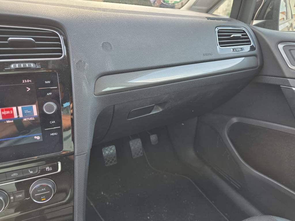 Fahrzeugabbildung Volkswagen Golf 1.6 TDI SCR IQ.DRIVE Variant,Fahrschulwagen