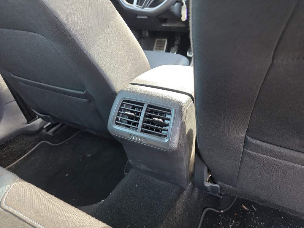Fahrzeugabbildung Volkswagen Golf 1.6 TDI SCR IQ.DRIVE Variant,Fahrschulwagen