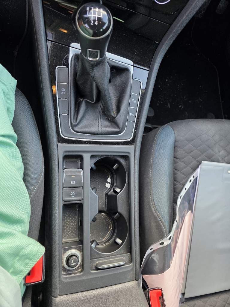 Fahrzeugabbildung Volkswagen Golf 1.6 TDI SCR IQ.DRIVE Variant,Fahrschulwagen