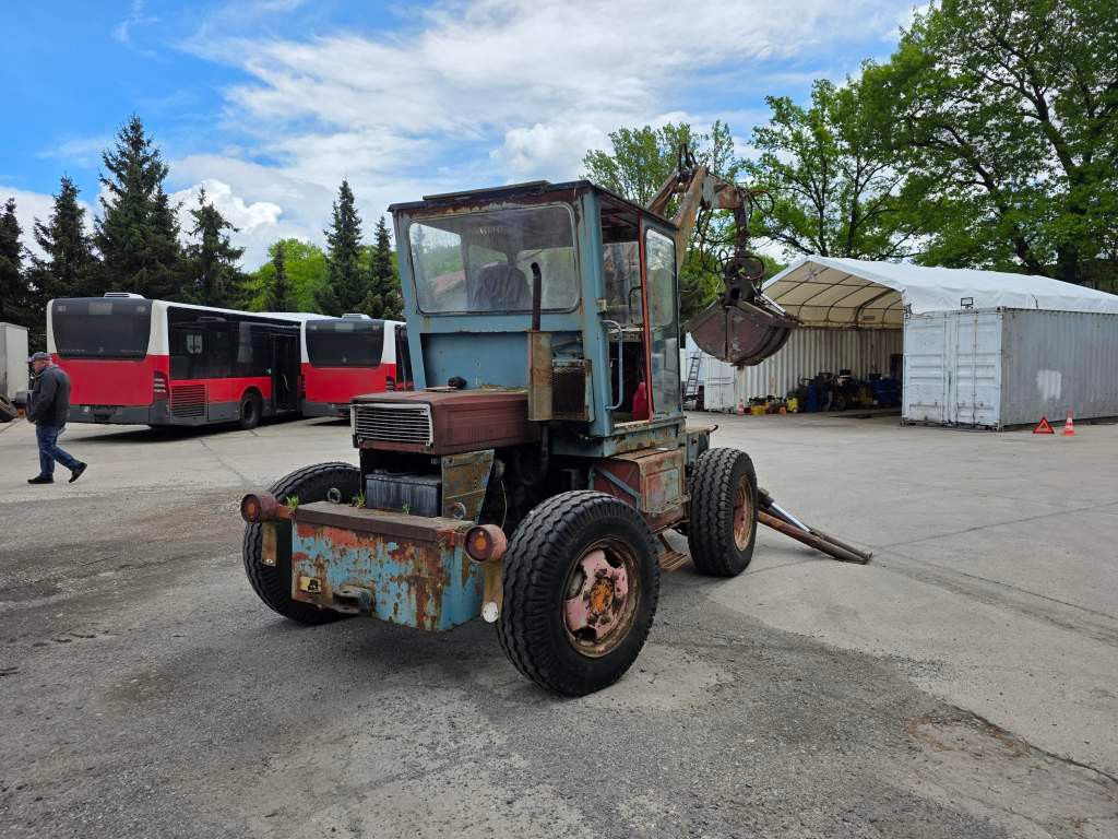 Fahrzeugabbildung Andere Craiova IH Radbagger ( Romania ) mit 2 Schalengr