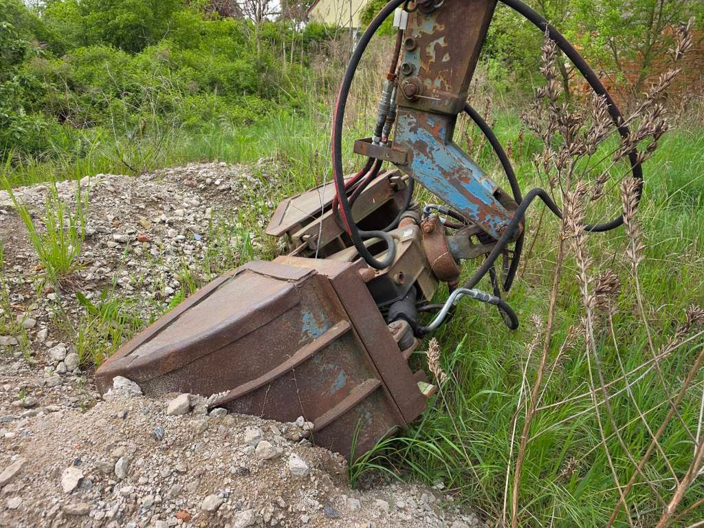 Fahrzeugabbildung Andere Craiova IH Radbagger ( Romania ) mit 2 Schalengr