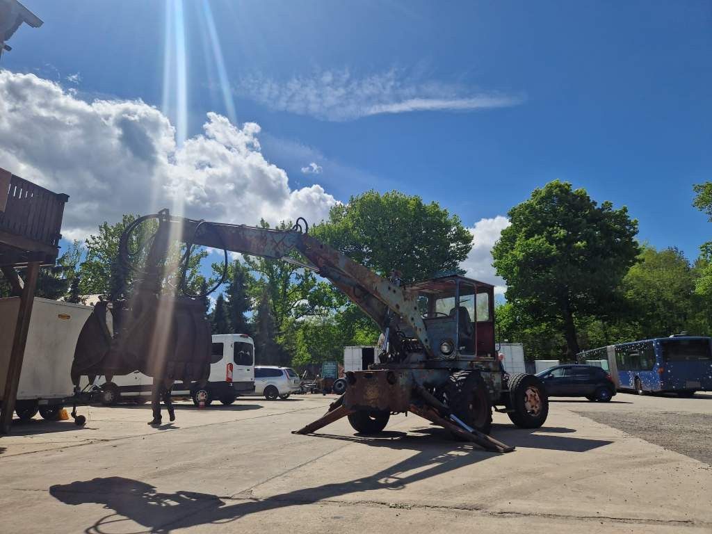 Fahrzeugabbildung Andere Craiova IH Radbagger ( Romania ) mit 2 Schalengr