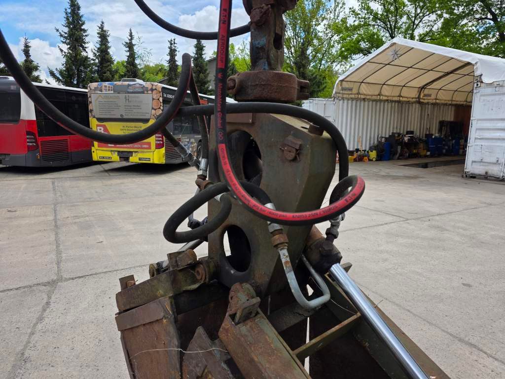 Fahrzeugabbildung Andere Craiova IH Radbagger ( Romania ) mit 2 Schalengr
