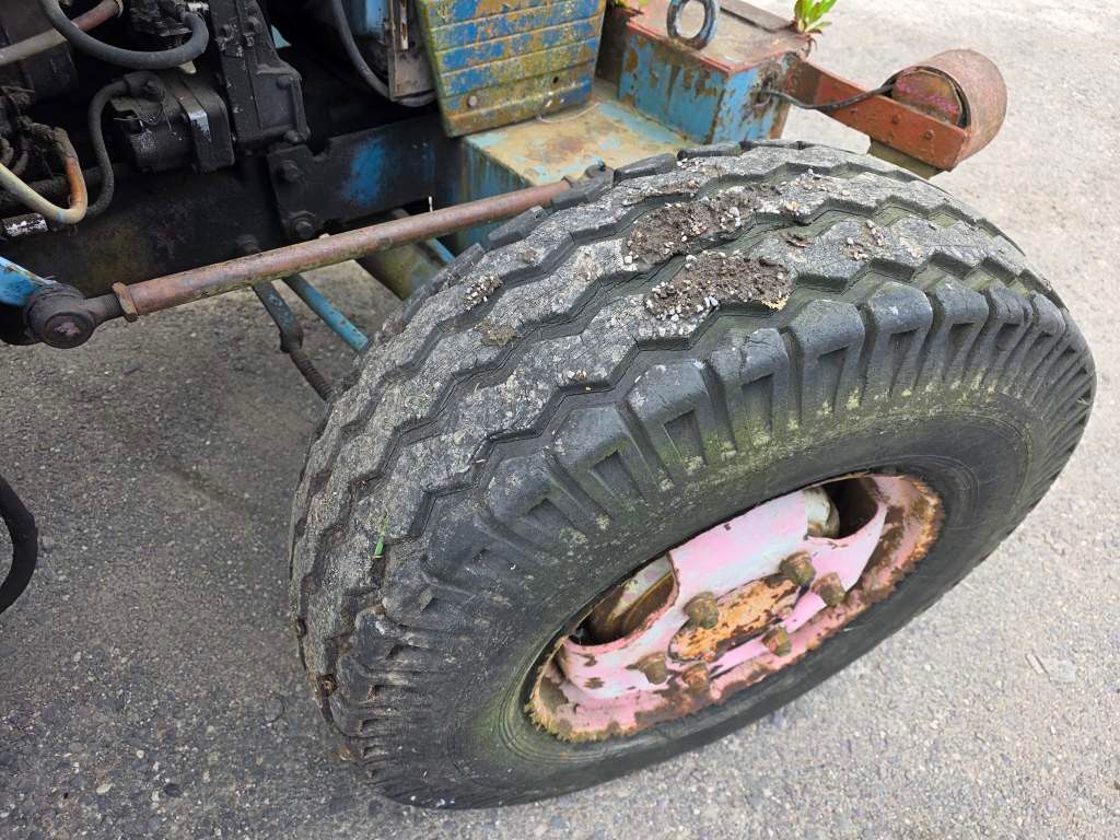 Fahrzeugabbildung Andere Craiova IH Radbagger ( Romania ) mit 2 Schalengr