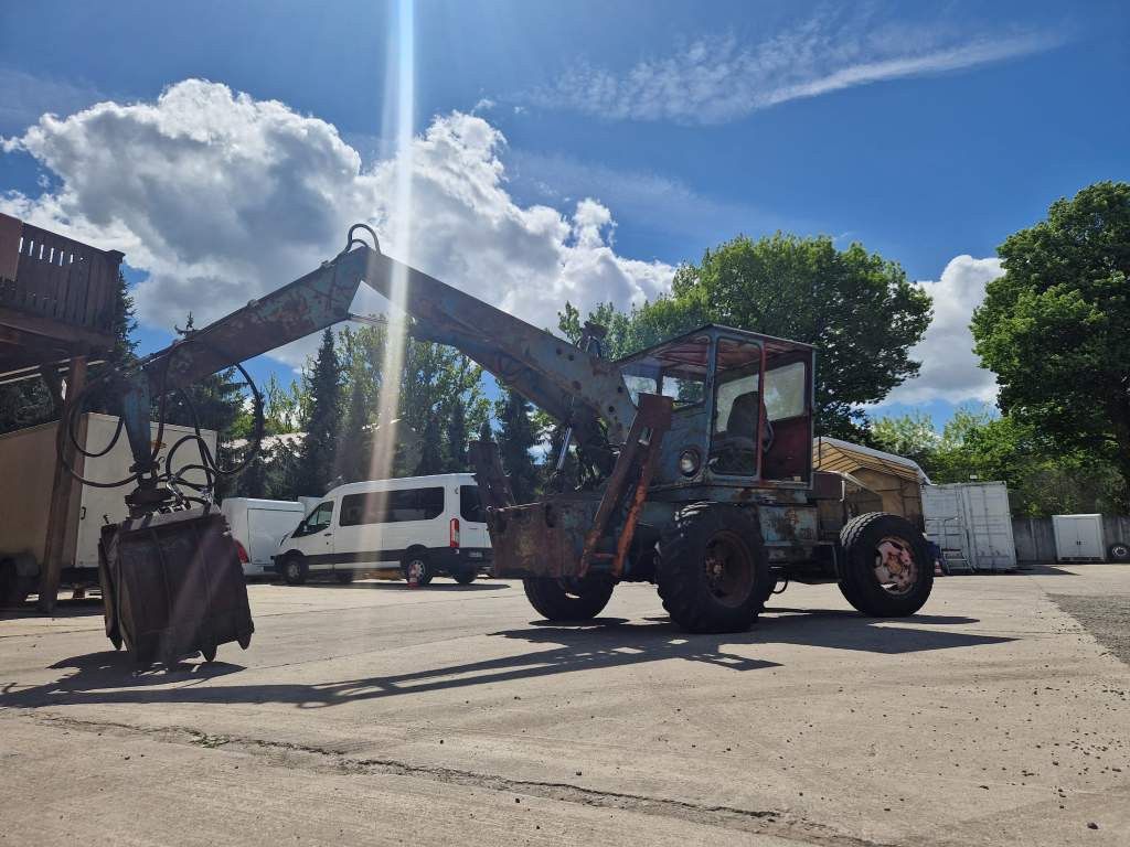 Fahrzeugabbildung Andere Craiova IH Radbagger ( Romania ) mit 2 Schalengr