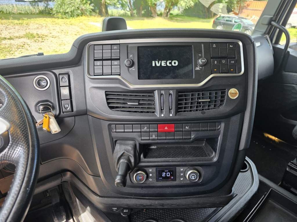 Fahrzeugabbildung Iveco 570 S-Way, Retarder, Standklima, Blitzer,RUL