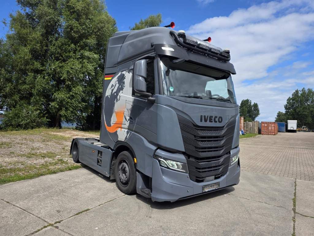 Fahrzeugabbildung Iveco 570 S-Way, Retarder, Standklima, Blitzer,RUL