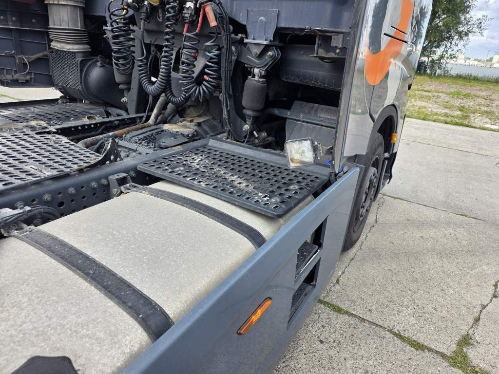 Fahrzeugabbildung Iveco 570 S-Way, Retarder, Standklima, Blitzer,RUL