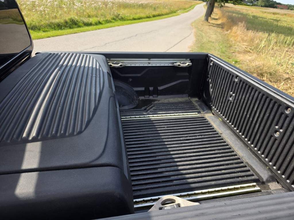 Fahrzeugabbildung Nissan Navara, DC-MT, 4 Türer, 4x4