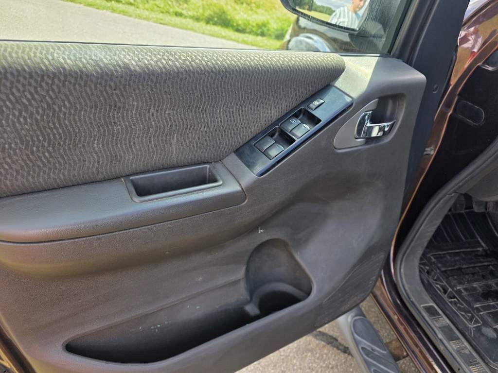 Fahrzeugabbildung Nissan Navara, DC-MT, 4 Türer, 4x4