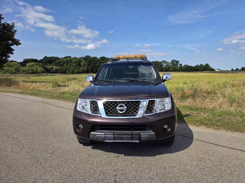 Fahrzeugabbildung Nissan Navara, DC-MT, 4 Türer, 4x4