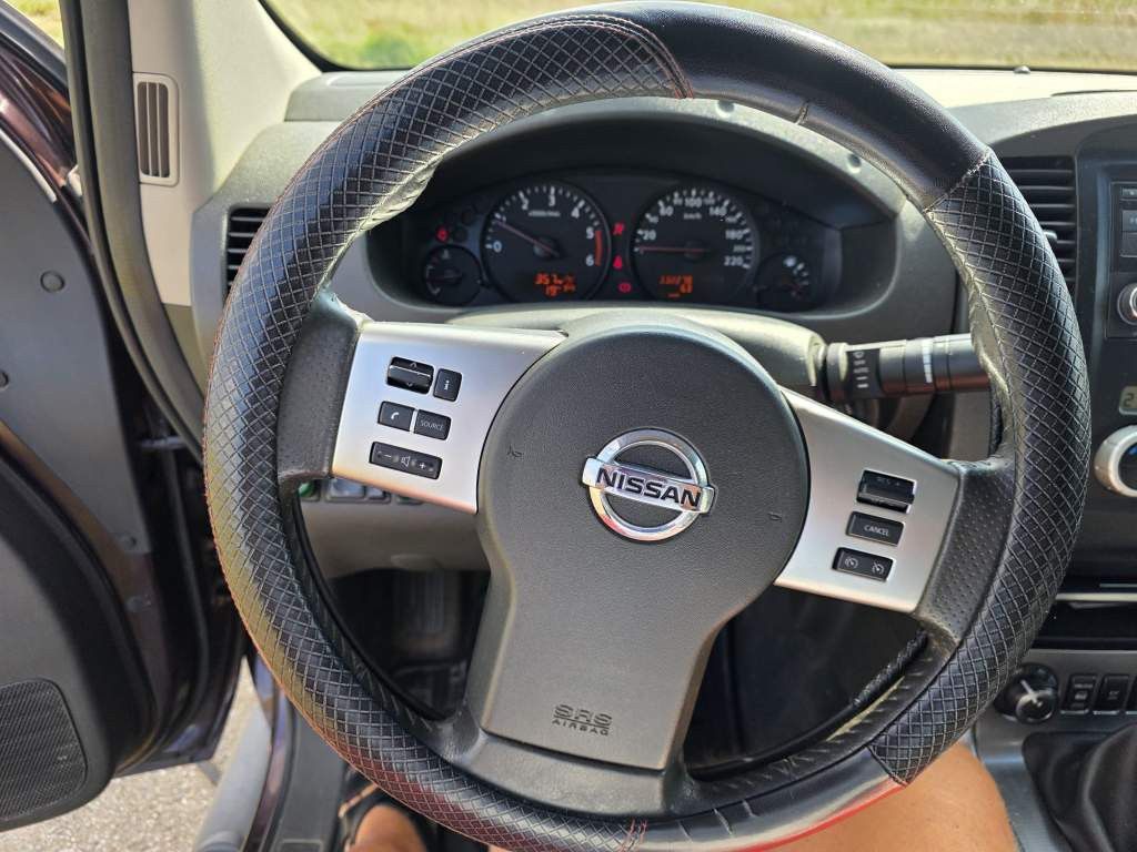 Fahrzeugabbildung Nissan Navara, DC-MT, 4 Türer, 4x4