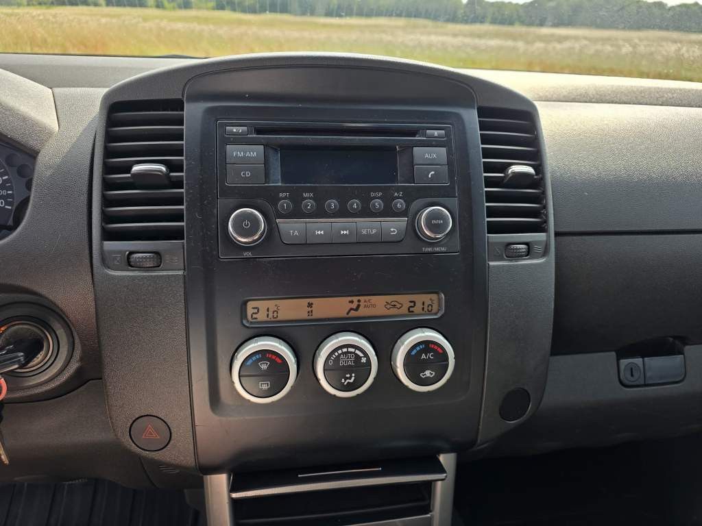 Fahrzeugabbildung Nissan Navara, DC-MT, 4 Türer, 4x4
