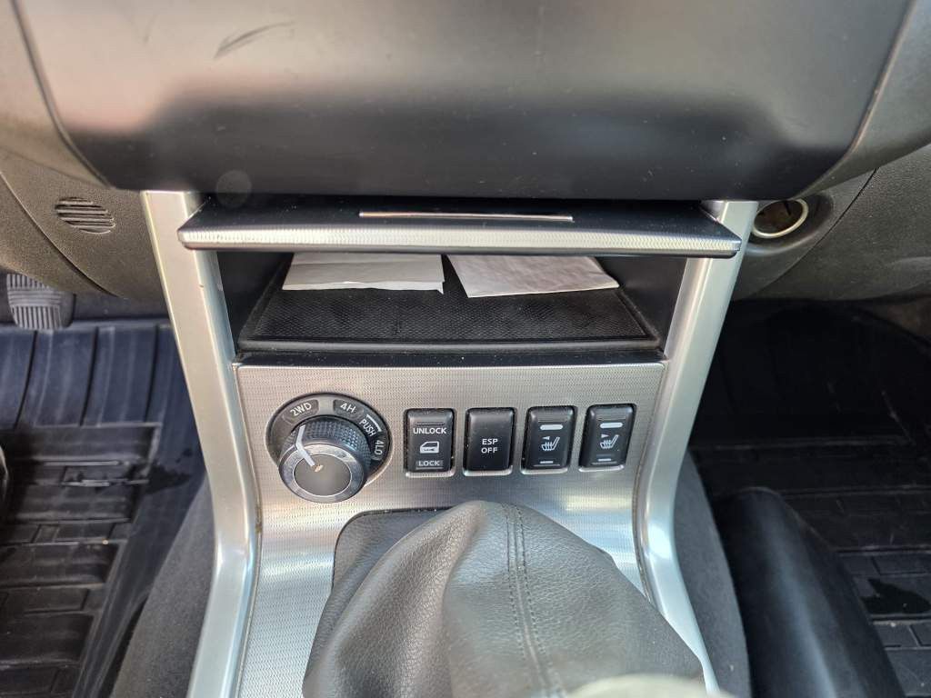 Fahrzeugabbildung Nissan Navara, DC-MT, 4 Türer, 4x4