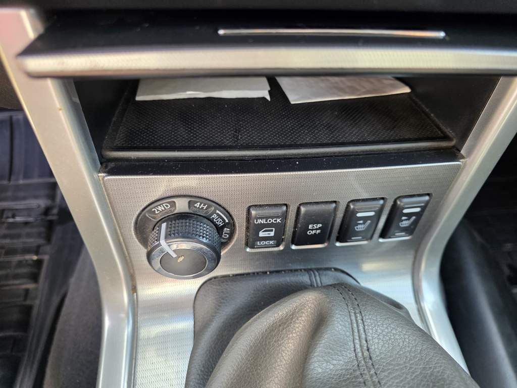 Fahrzeugabbildung Nissan Navara, DC-MT, 4 Türer, 4x4