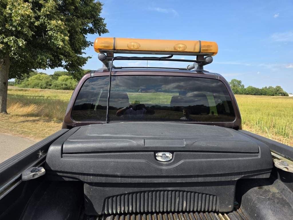 Fahrzeugabbildung Nissan Navara, DC-MT, 4 Türer, 4x4
