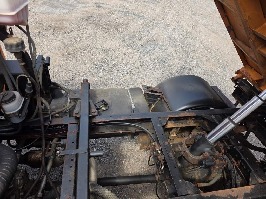 Fahrzeugabbildung Multicar 4x4 Kommunalhydraulik, 3-SDeiten-Kipper, Doka