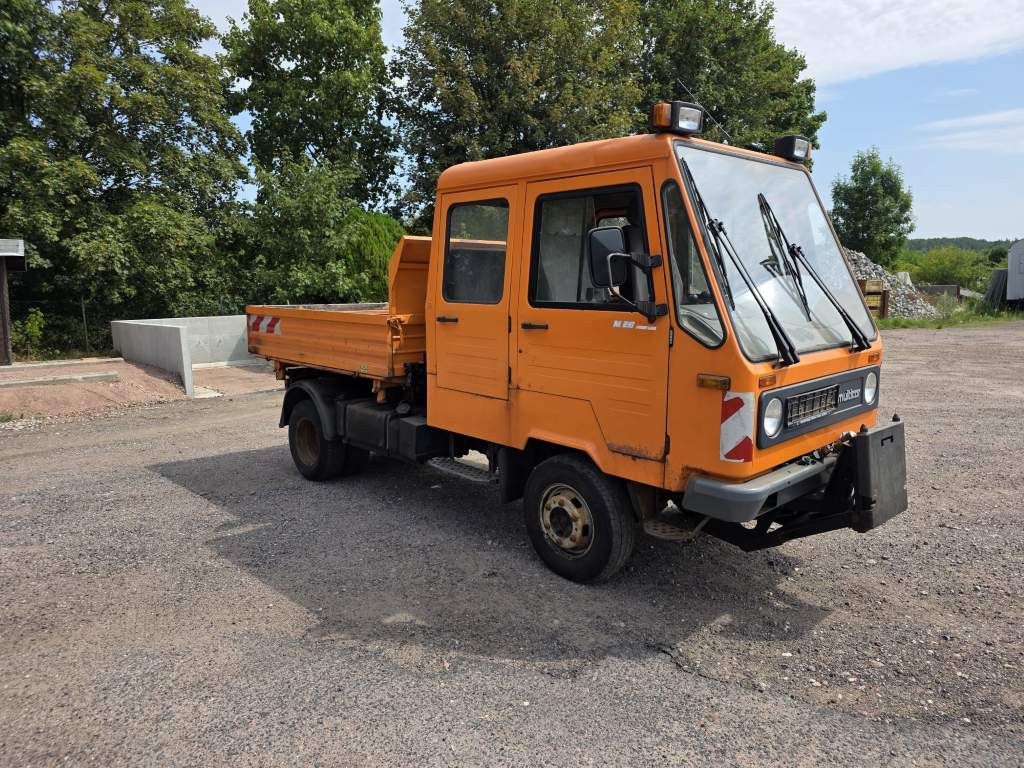 Fahrzeugabbildung Multicar 4x4 Kommunalhydraulik, 3-SDeiten-Kipper, Doka