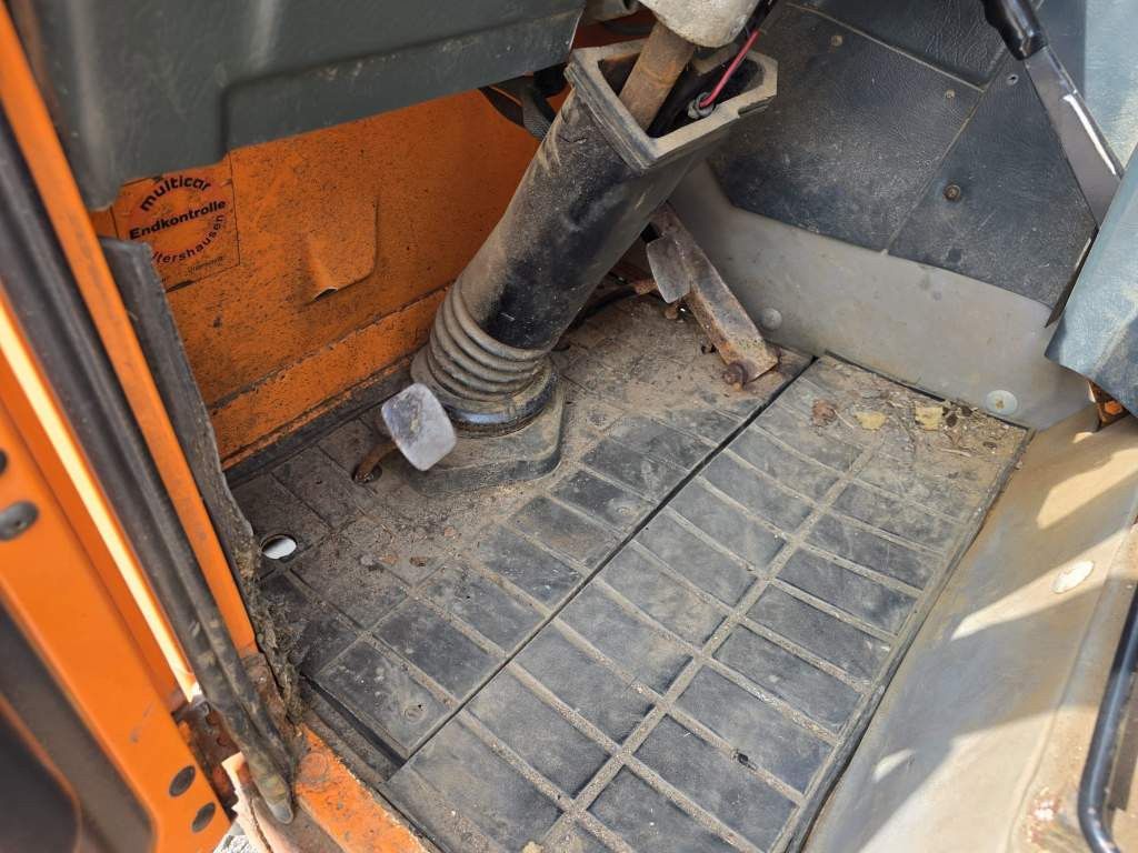 Fahrzeugabbildung Multicar 4x4 Kommunalhydraulik, 3-SDeiten-Kipper, Doka