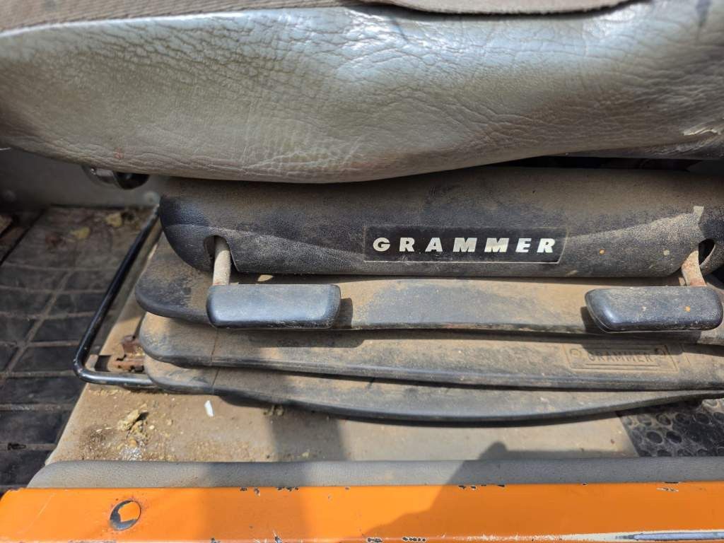 Fahrzeugabbildung Multicar 4x4 Kommunalhydraulik, 3-SDeiten-Kipper, Doka