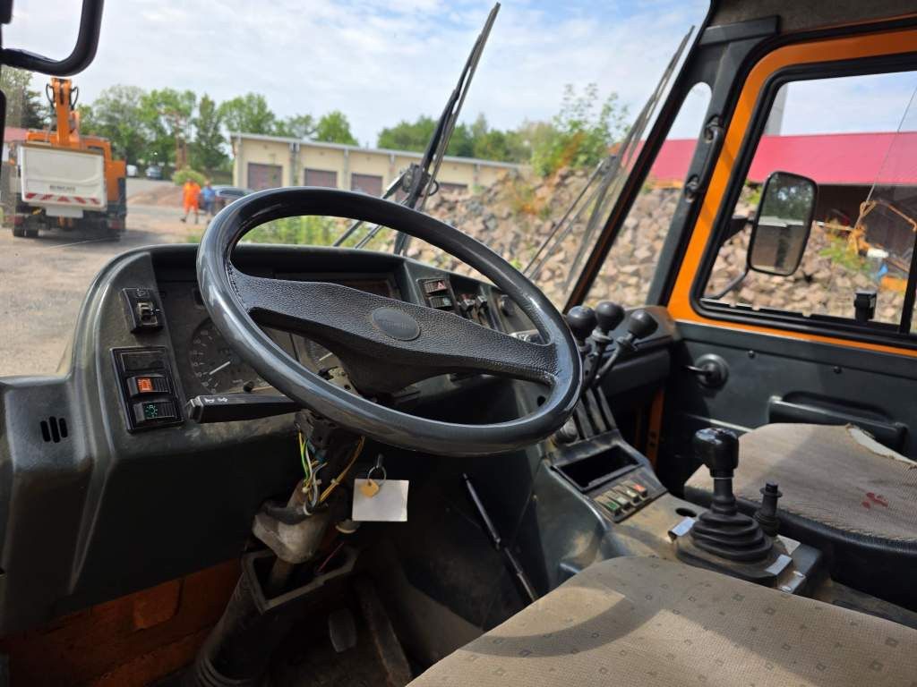Fahrzeugabbildung Multicar 4x4 Kommunalhydraulik, 3-SDeiten-Kipper, Doka